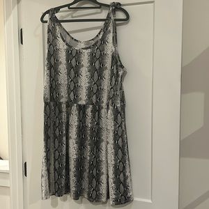 Fun, snakeskin, dress! size medium